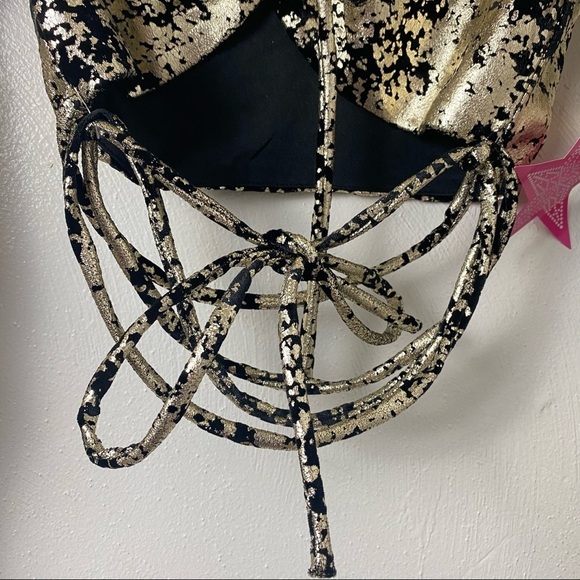 NWT. Meraki (Urban Outfitters ) Young Comtemporary Top. Gold and Black. Sz M - Picture 7 of 14